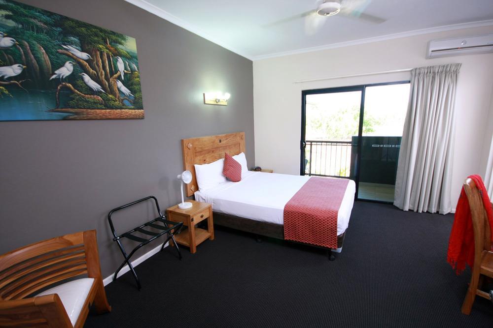 Quality Hotel Darwin Airport Екстер'єр фото A room at the hotel