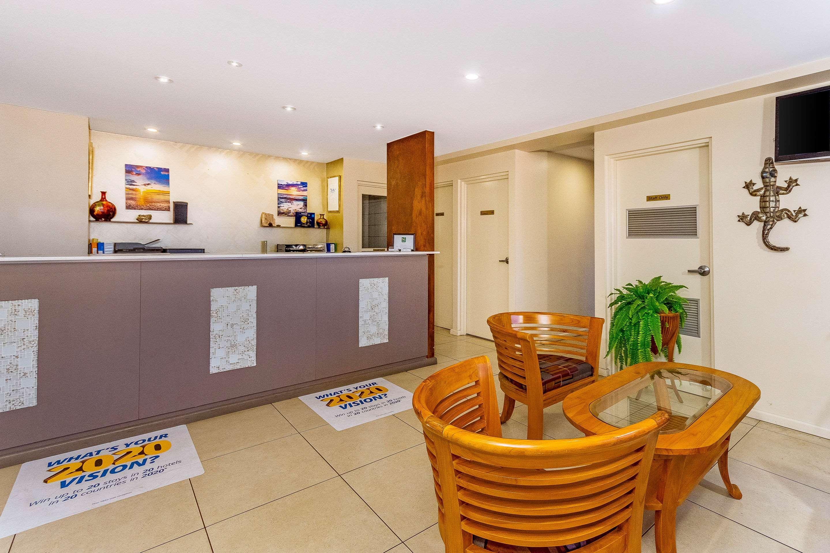 Quality Hotel Darwin Airport Екстер'єр фото A typical apartment kitchen