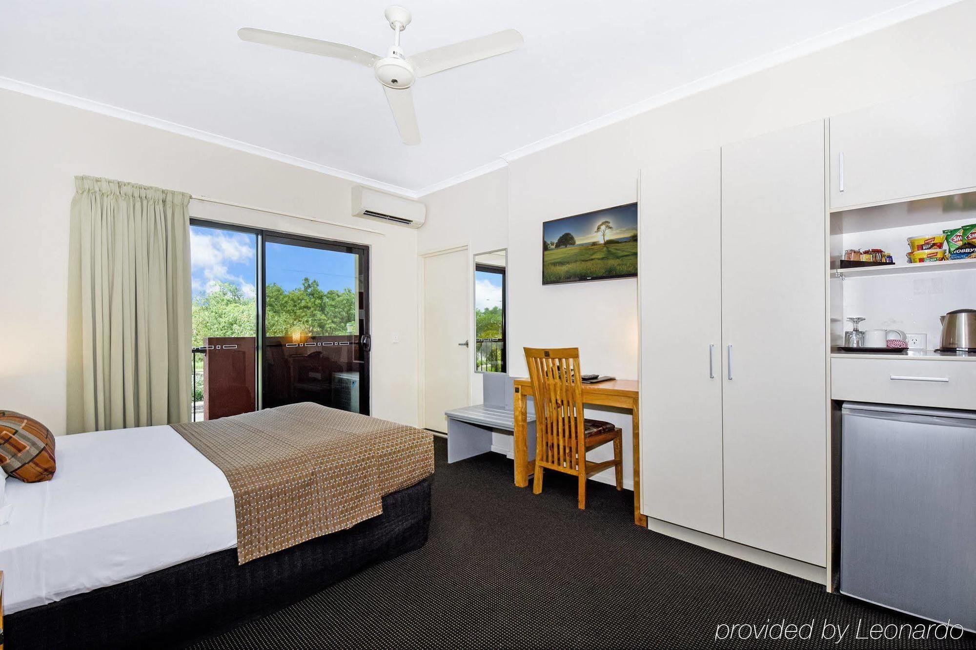Quality Hotel Darwin Airport Екстер'єр фото Studio apartment