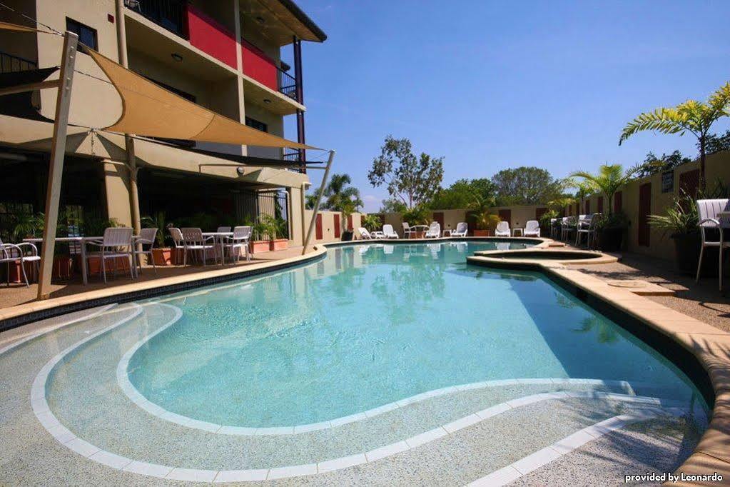 Quality Hotel Darwin Airport Екстер'єр фото The pool at the Mantra on the Pool